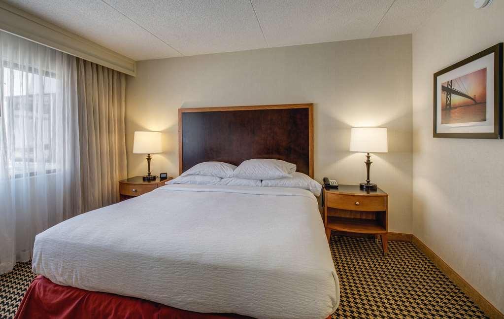 Embassy Suites By Hilton Detroit Metro Airport Romulus Room photo