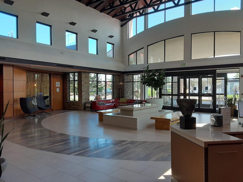 Embassy Suites By Hilton Detroit Metro Airport Romulus Exterior photo