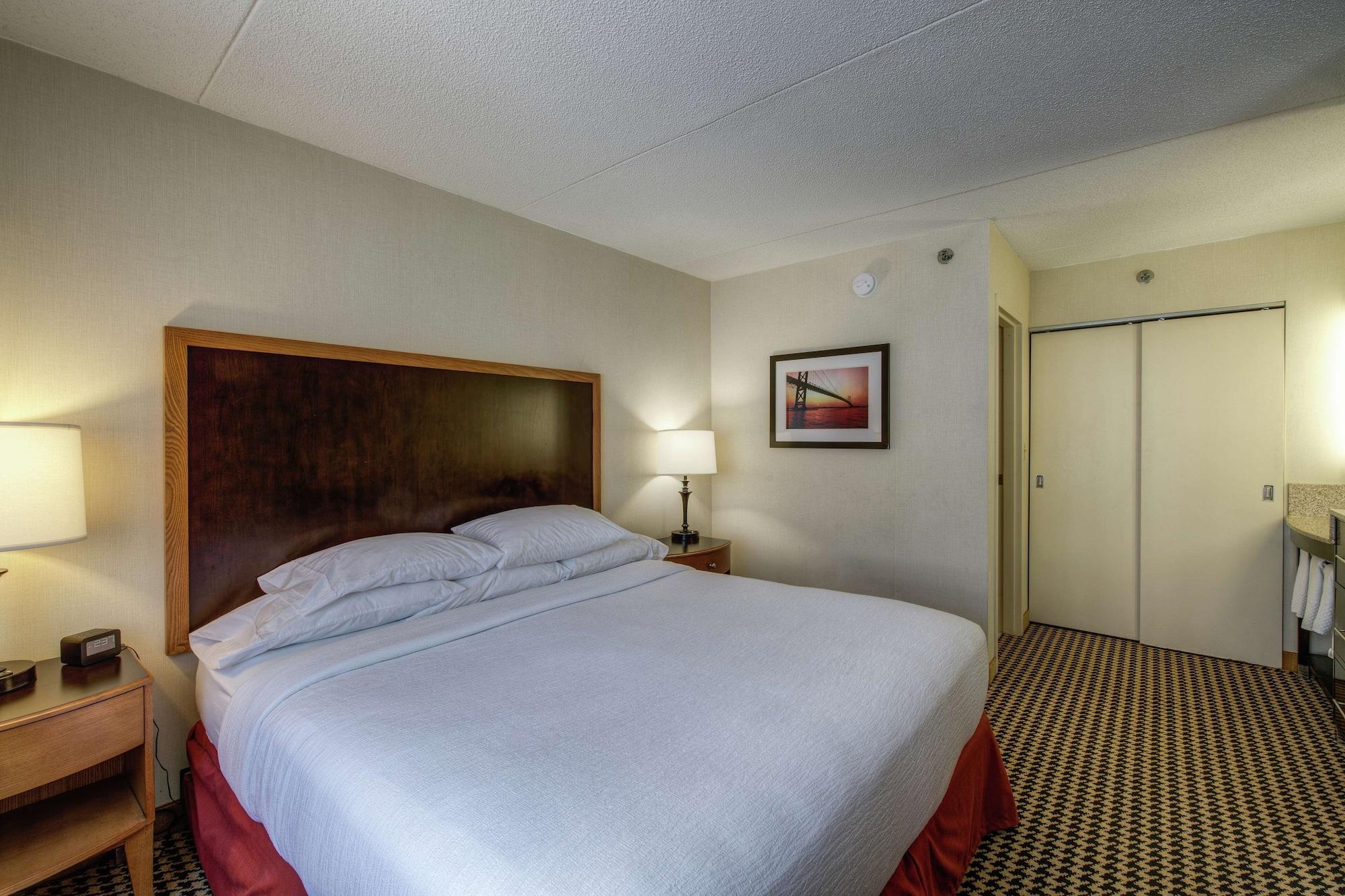 Embassy Suites By Hilton Detroit Metro Airport Romulus Exterior photo