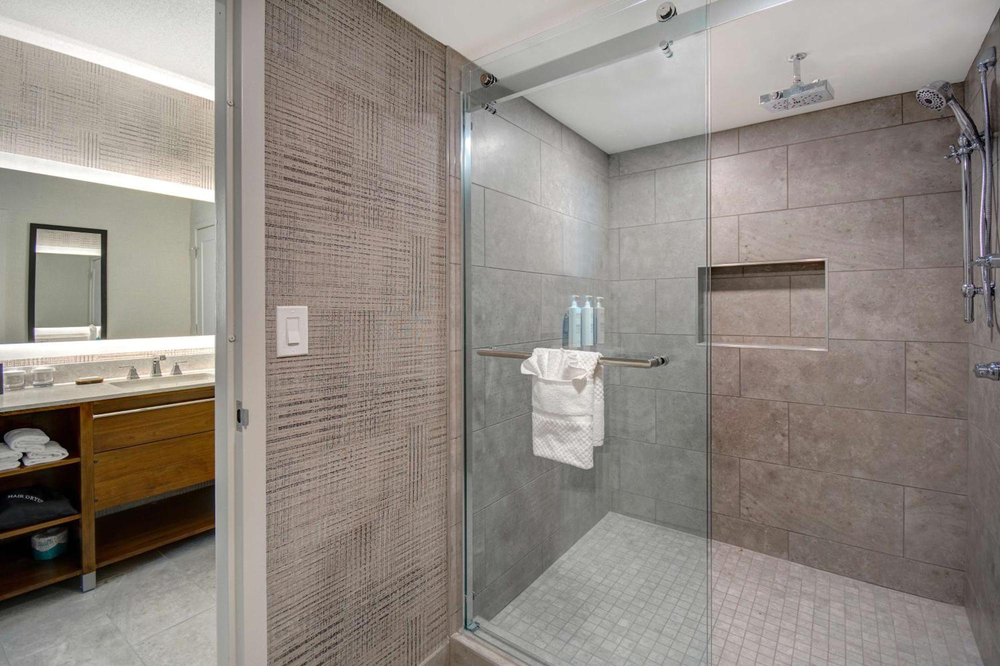 Embassy Suites By Hilton Detroit Metro Airport Romulus Exterior photo
