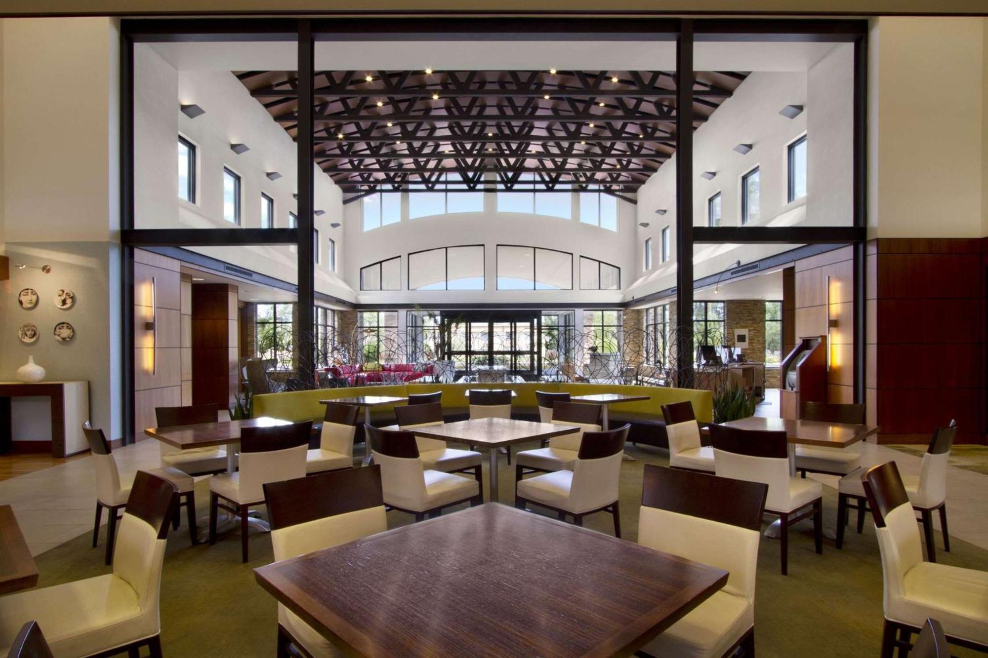 Embassy Suites By Hilton Detroit Metro Airport Romulus Exterior photo