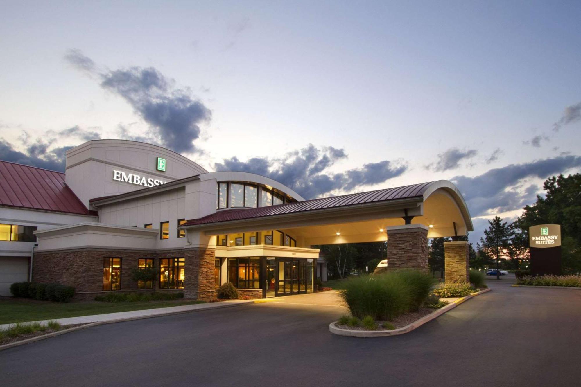 Embassy Suites By Hilton Detroit Metro Airport Romulus Exterior photo