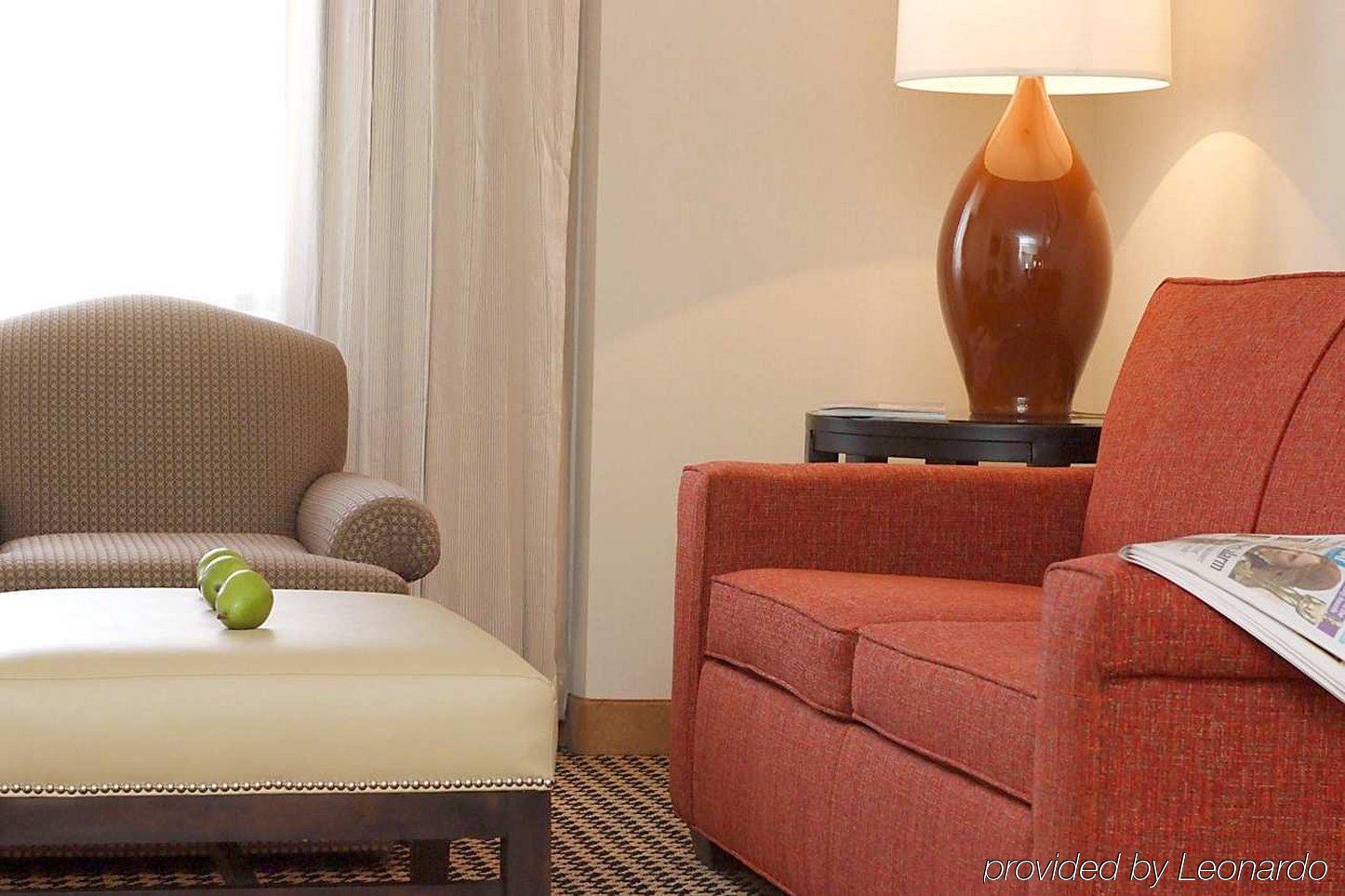 Embassy Suites By Hilton Detroit Metro Airport Romulus Room photo