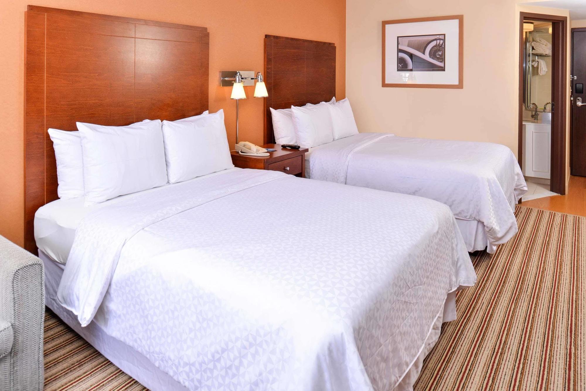 Embassy Suites By Hilton Detroit Metro Airport Romulus Exterior photo