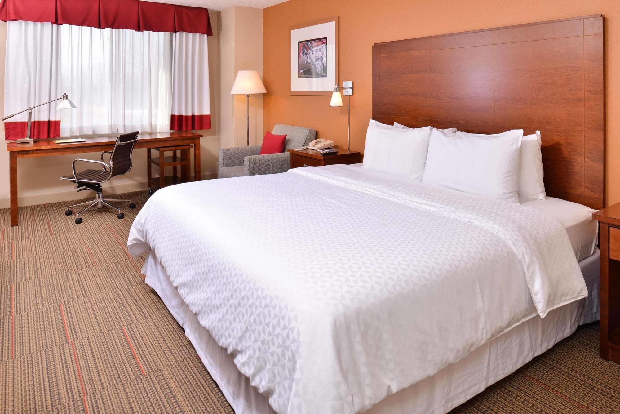 Embassy Suites By Hilton Detroit Metro Airport Romulus Exterior photo